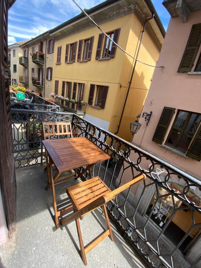 La Casa Del Corso Appartement Arona Buitenkant foto
