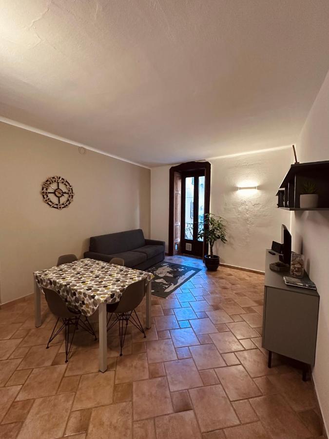 La Casa Del Corso Appartement Arona Buitenkant foto