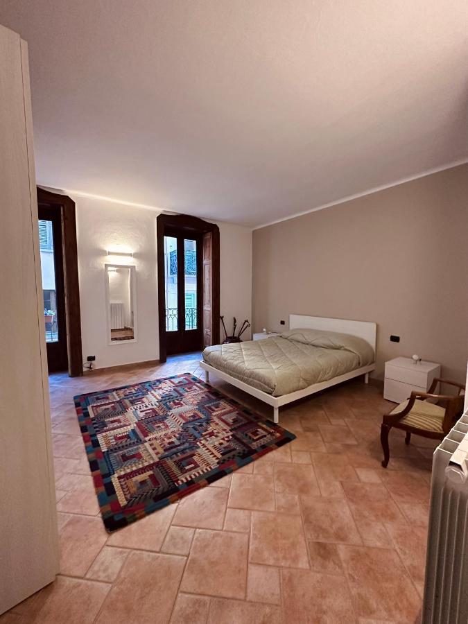 La Casa Del Corso Appartement Arona Buitenkant foto