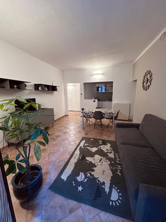 La Casa Del Corso Appartement Arona Buitenkant foto